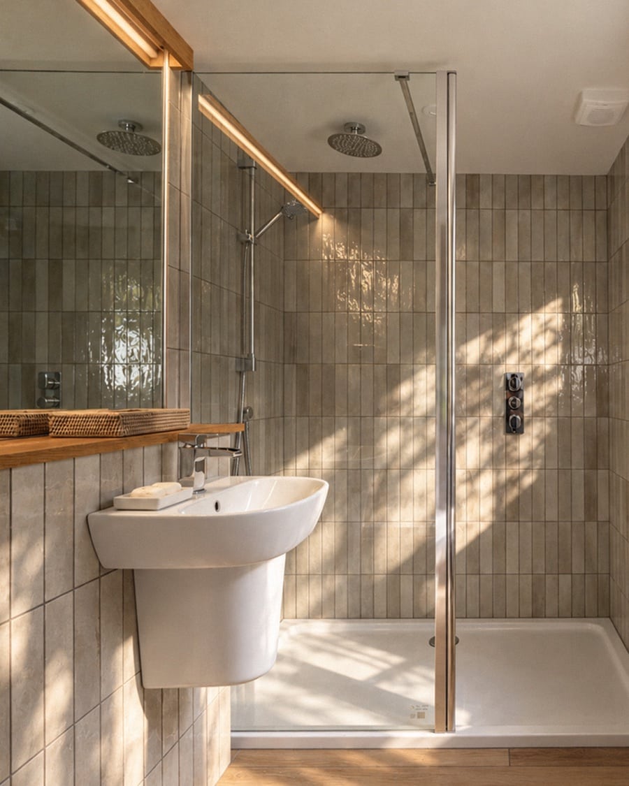 The marble en-suite shower room